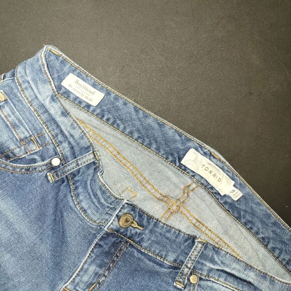 Torrid Stretch Boyfriend Jeans 18 - Picture 4 of 10